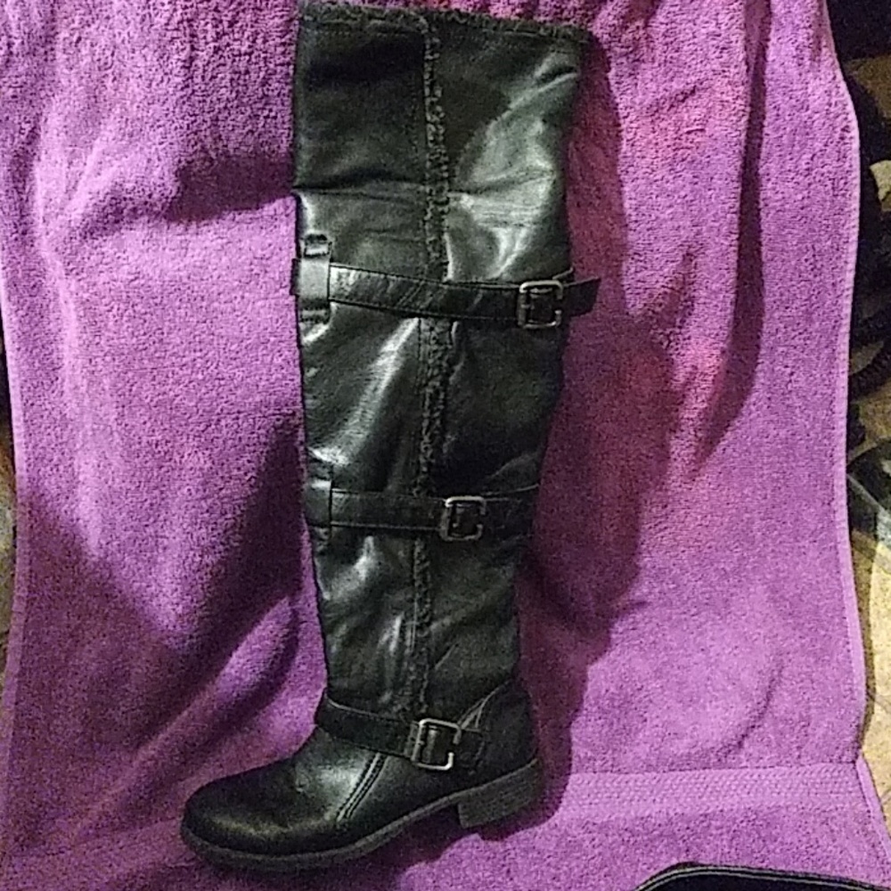 Over the KneeHigh Black Leather Size 6 Boots w/Fur